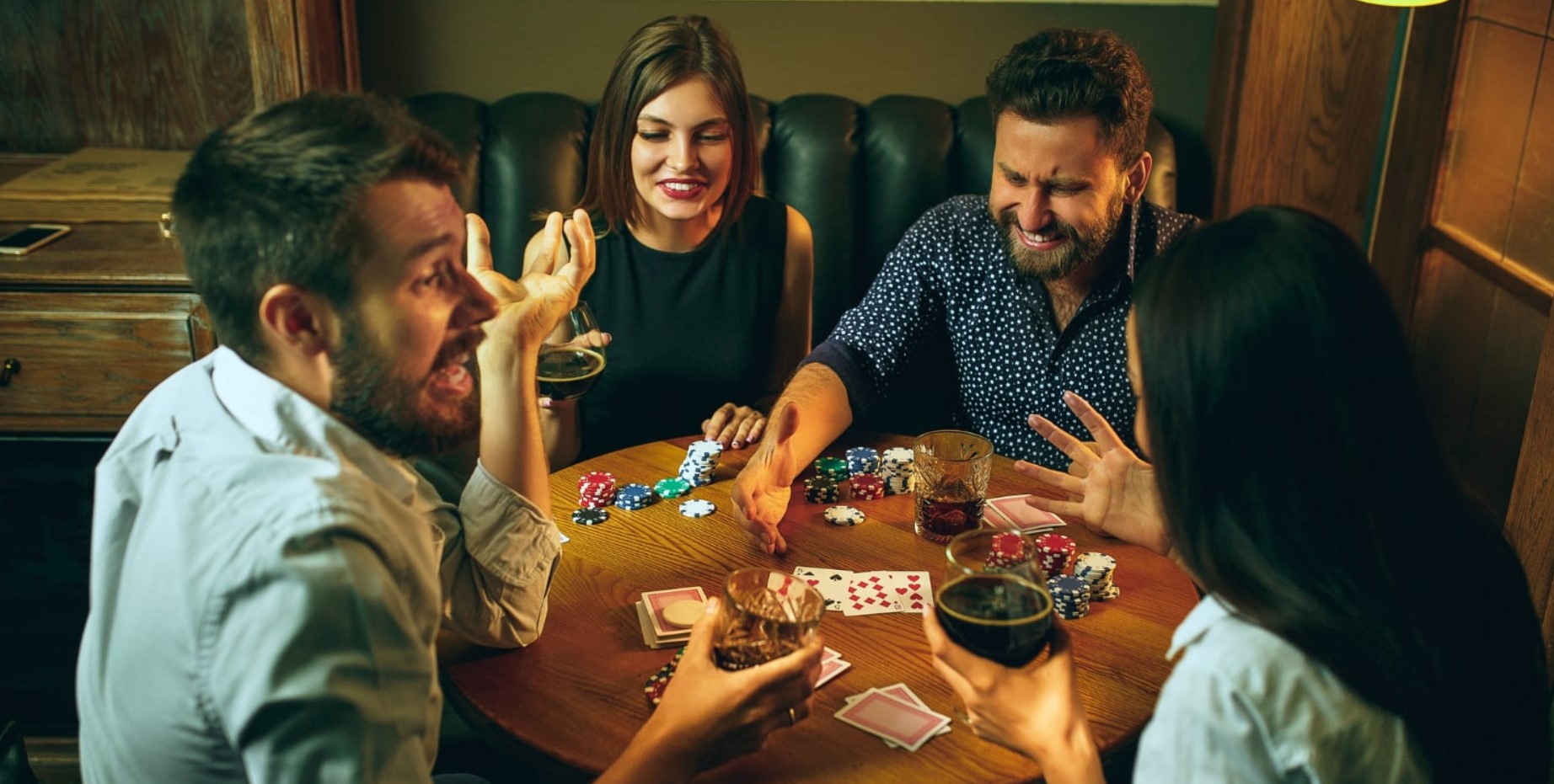 Игра в покер с друзьями: советы для успешного вечера.